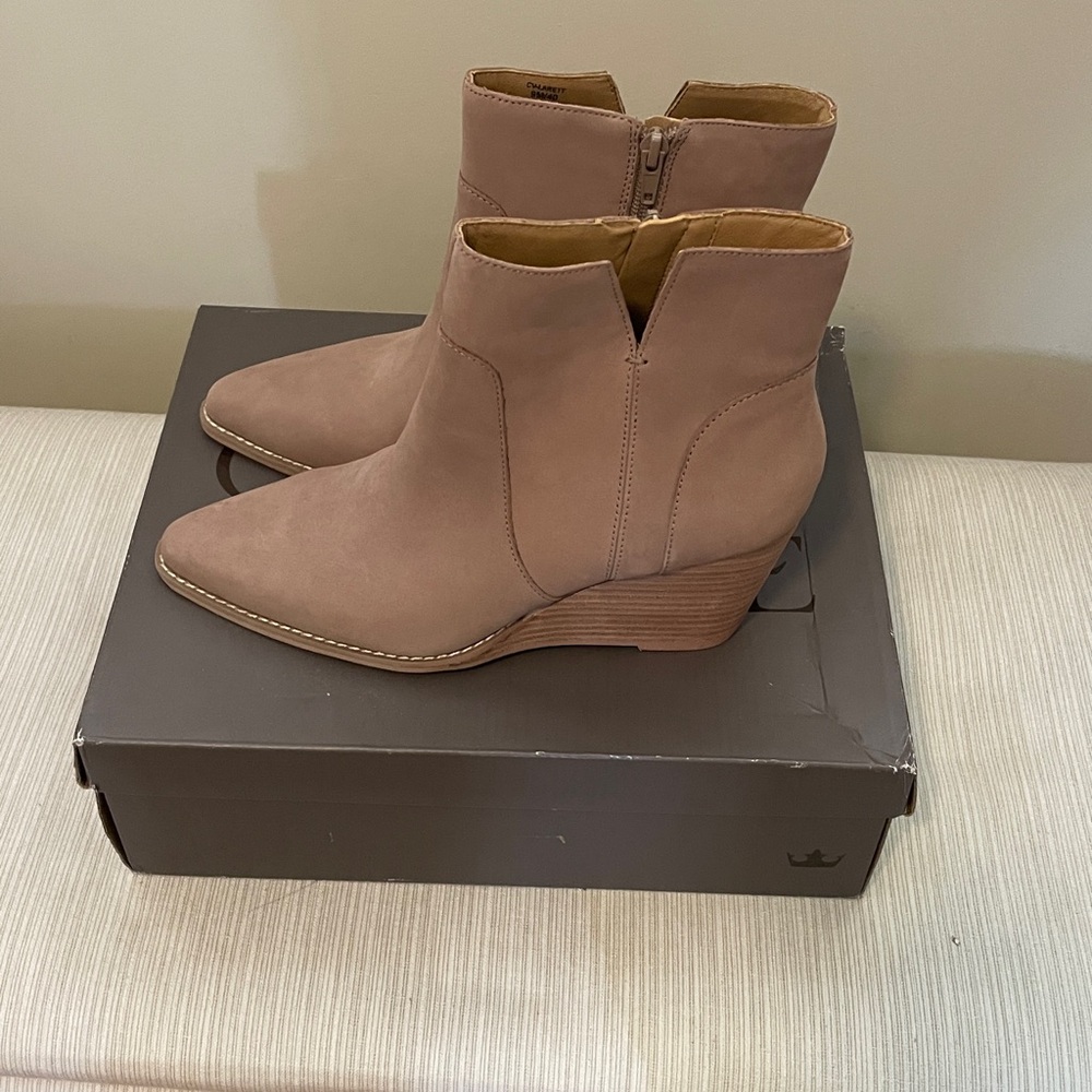 Women's Tan Ankle Boots